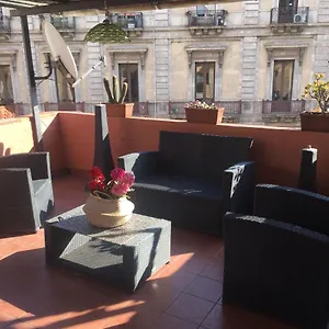 https://la-mansarda-roof.catania-hotels.net