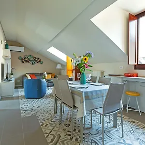 https://renovated-penthouse-duomo-via-torino.italymilanhotels.net